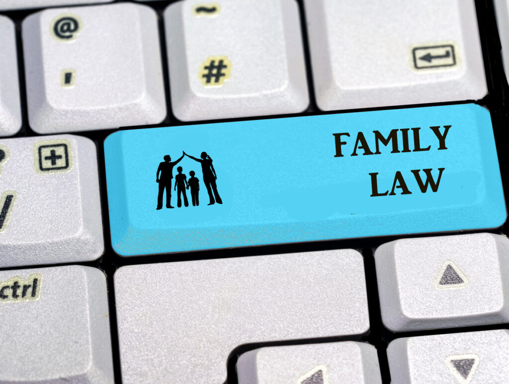 Role of a Family Law Lawyer in Des Moines